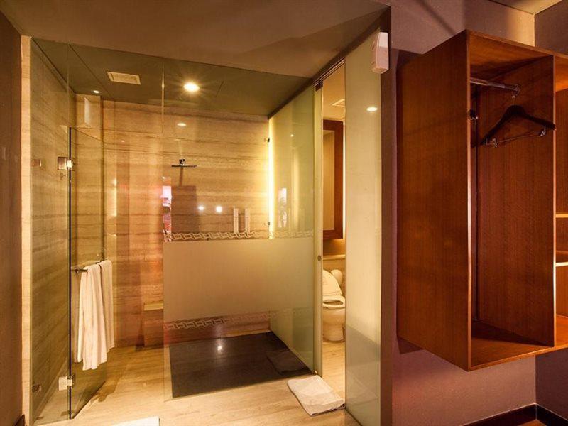 108 Hotel By Him Jakarta Ngoại thất bức ảnh