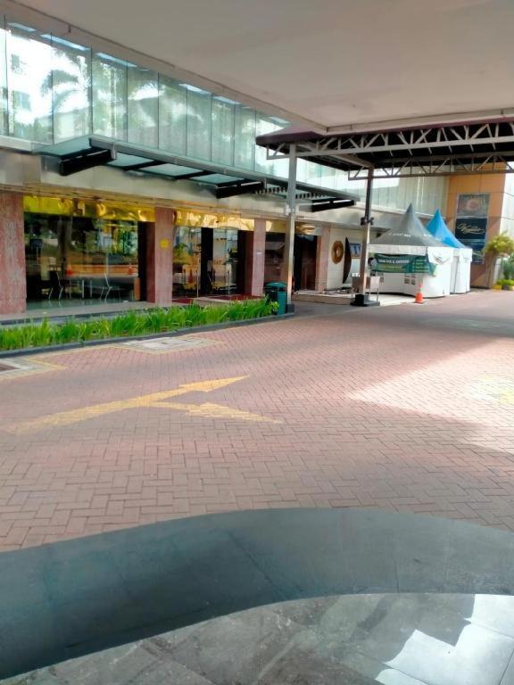 108 Hotel By Him Jakarta Ngoại thất bức ảnh