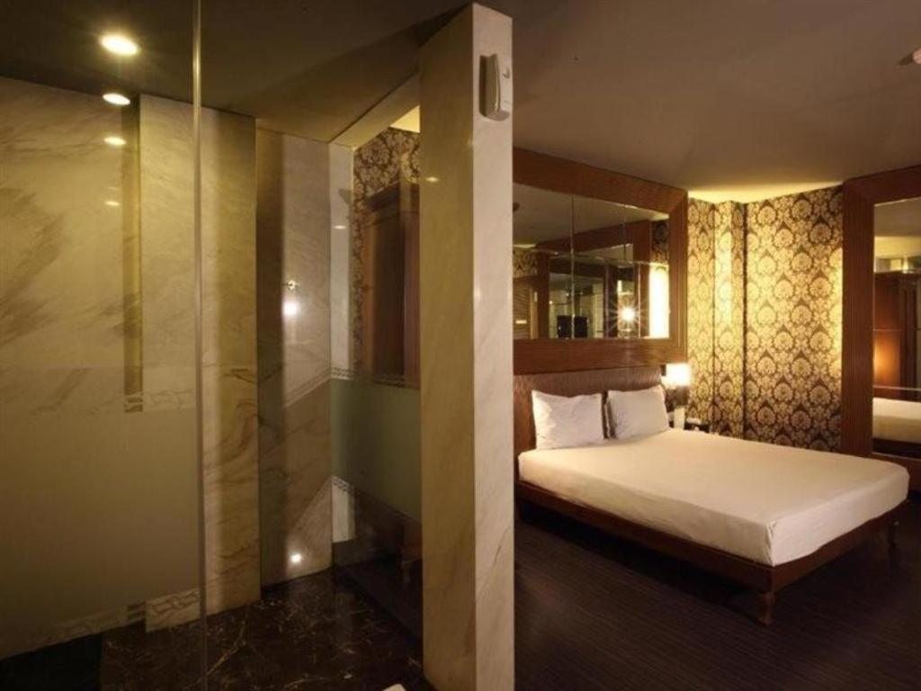 108 Hotel By Him Jakarta Ngoại thất bức ảnh
