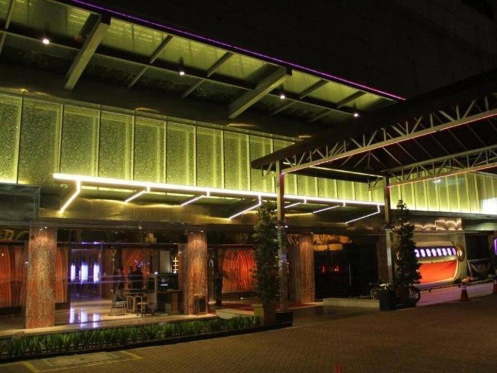 108 Hotel By Him Jakarta Ngoại thất bức ảnh